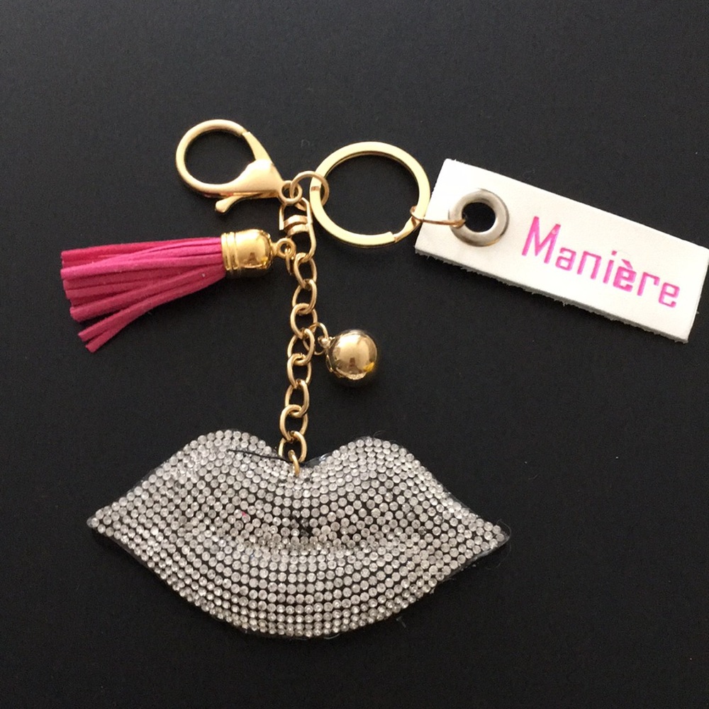Rhinestone lips key chain with tassel